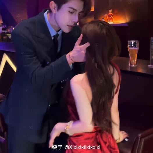 Máy Trợ Thính Và Lời Tỏ Tình Mười Năm