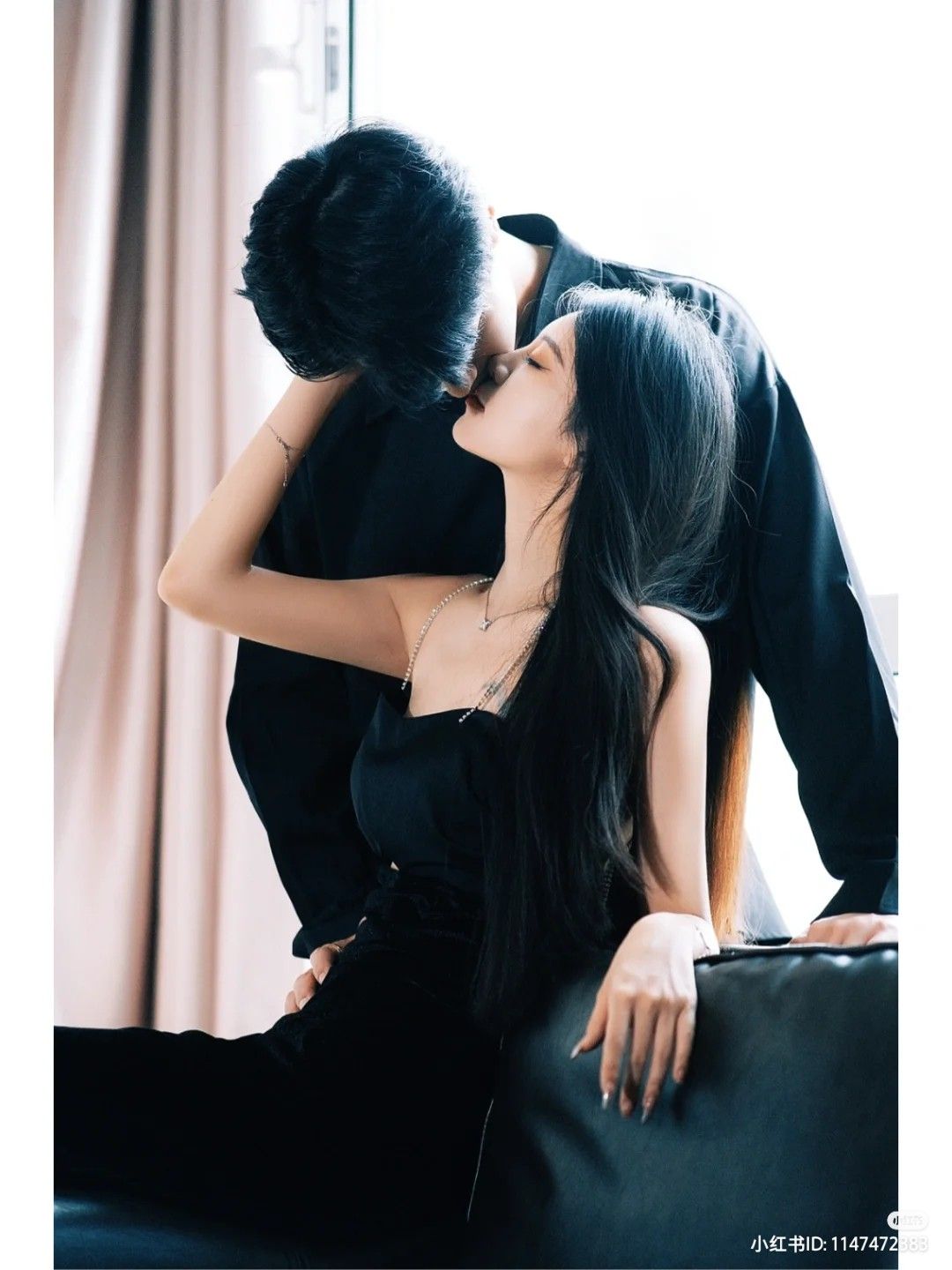 Học Hôn Cùng Anh Nhà Đối Diện