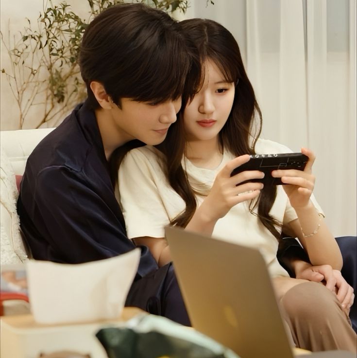 Chỉ Yêu Kẻ Lừa Đảo