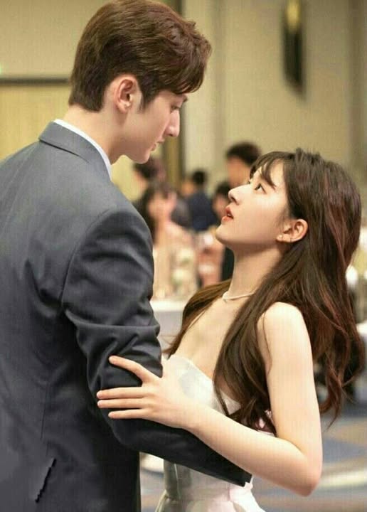 Ban Ngày Là Thư Ký, Ban Đêm Là Vợ Nhỏ